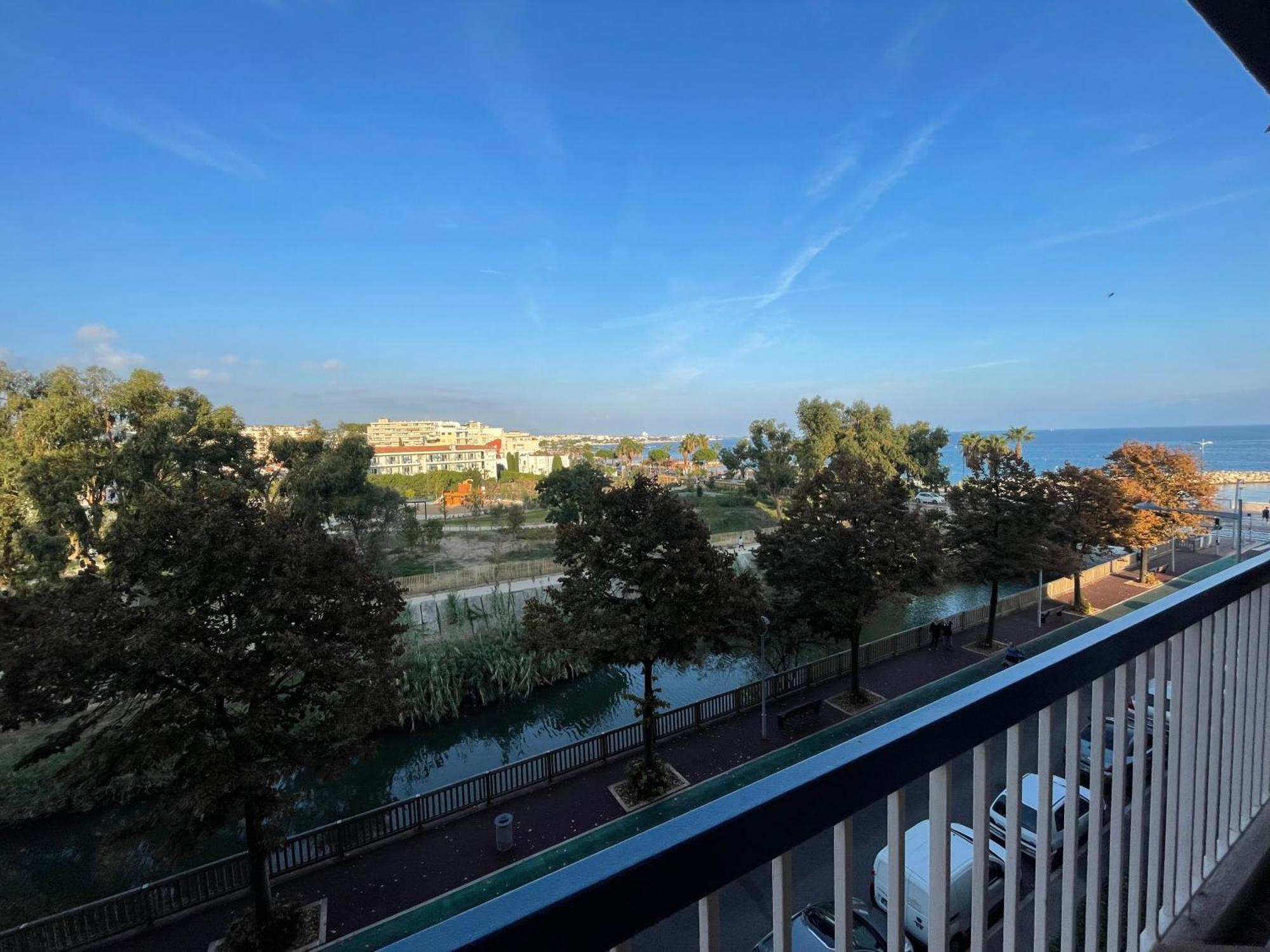 Vue Sur Mer - Magnifique Appartement Tout Confort - Terrasse Et Parking Prive カーニュ・シュル・メール エクステリア 写真
